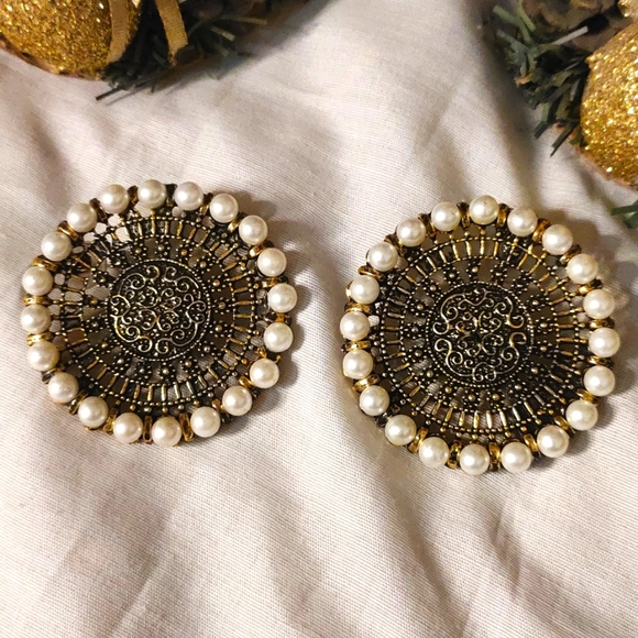 ethnic wear Jewelry - Trending ethnic round stud earrings